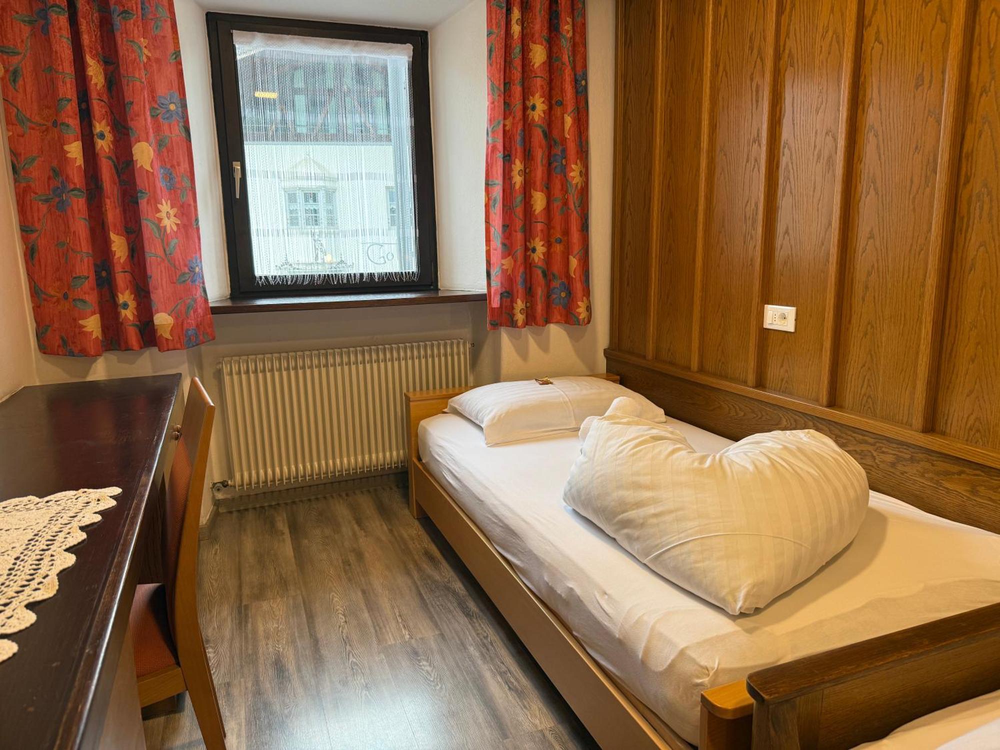 Gasthof Goldenes Lamm Vahrn Szoba fotó